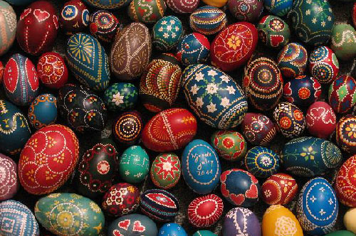 Learn to paint beautiful eggs at a workshop in Hunseröd.